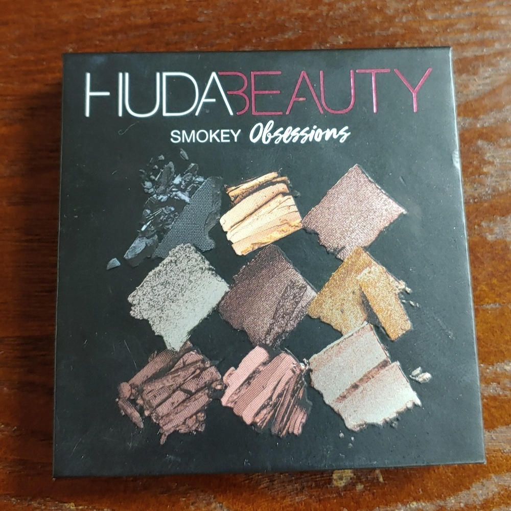 Huda beauty smoke obsessions pallete